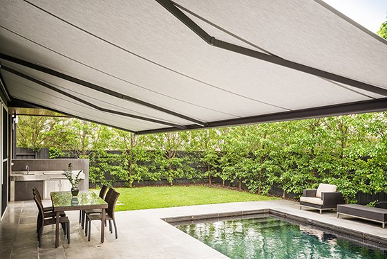 Retractable roof system for Geelong homes